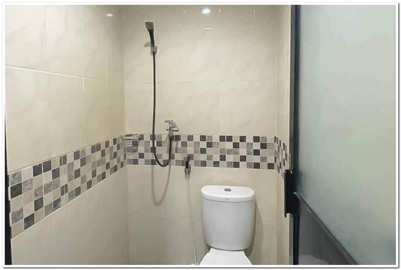 Losmen Family Syariah Bypass Juanda Mitra Reddoorz Brebek Exteriér fotografie