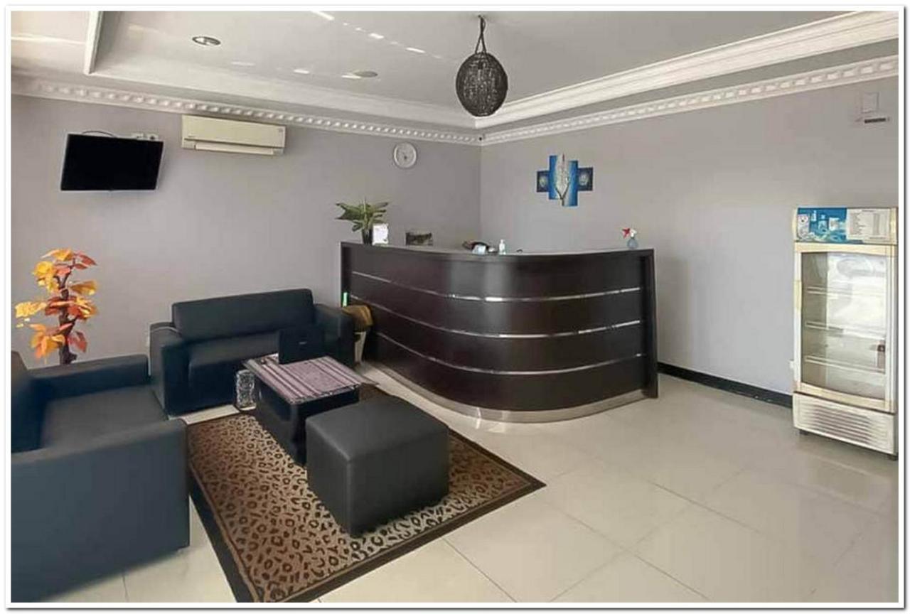 Losmen Family Syariah Bypass Juanda Mitra Reddoorz Brebek Exteriér fotografie