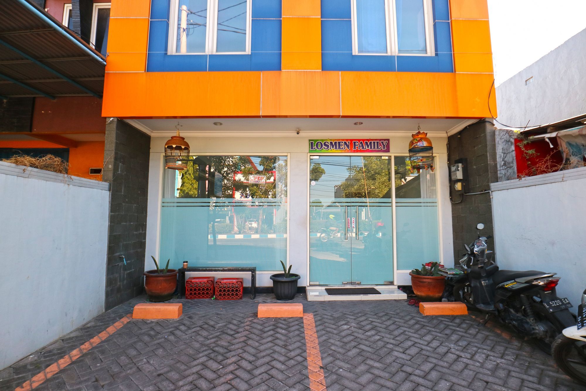 Losmen Family Syariah Bypass Juanda Mitra Reddoorz Brebek Exteriér fotografie