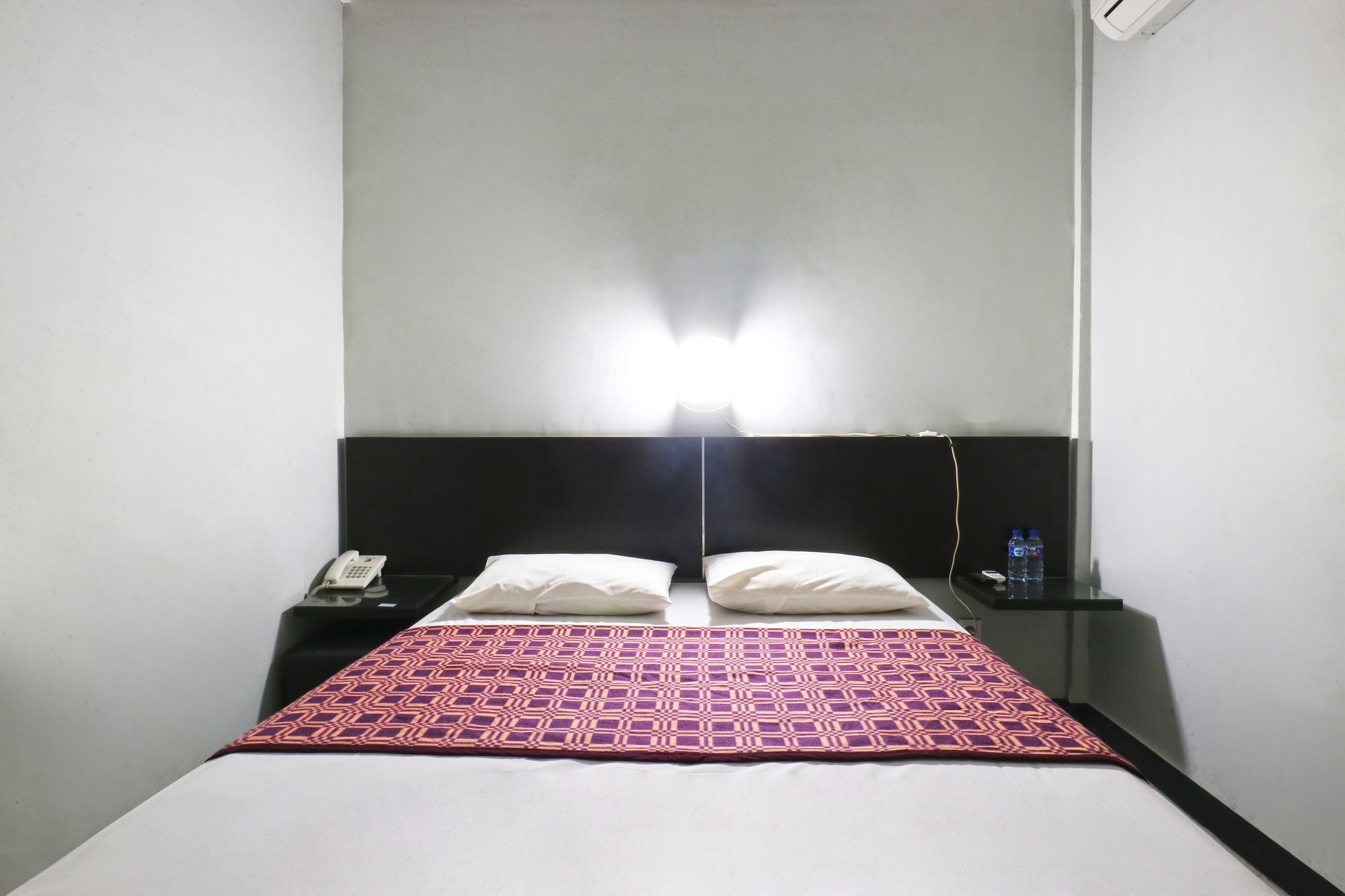 Losmen Family Syariah Bypass Juanda Mitra Reddoorz Brebek Exteriér fotografie